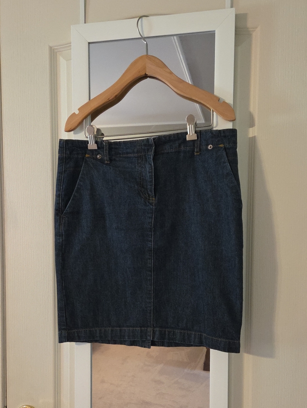 Kenneth Cole Reaction Dark Blue Denim Pencil Skirt - Sz 6